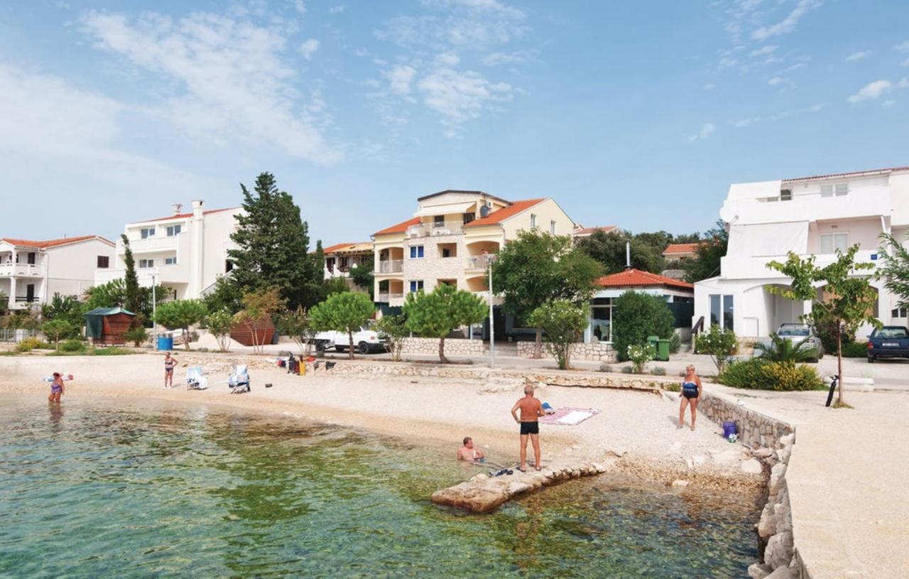 Apartments By The Sea Mandre, Pag - 4092 * Колан